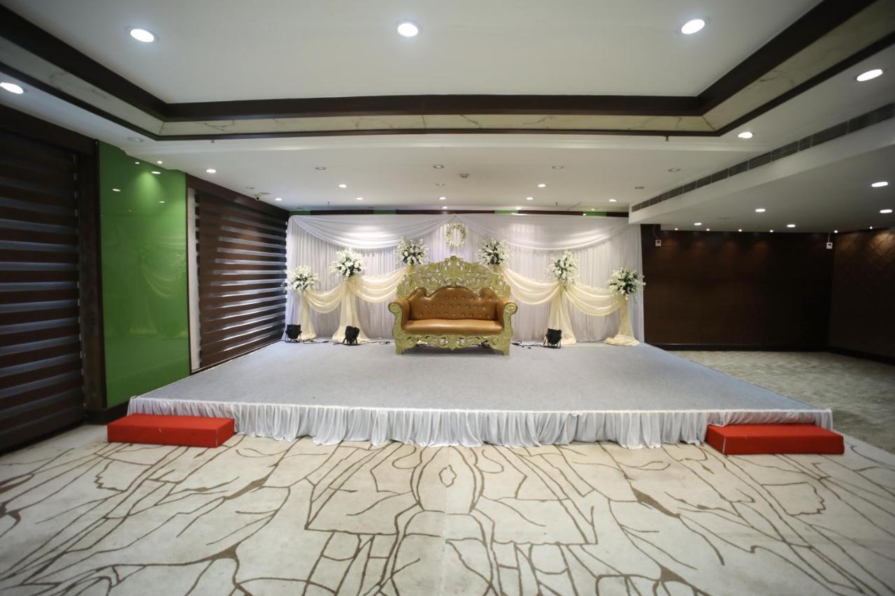 The Byke Suraj Plaza Pure Veg, Thane Exterior foto