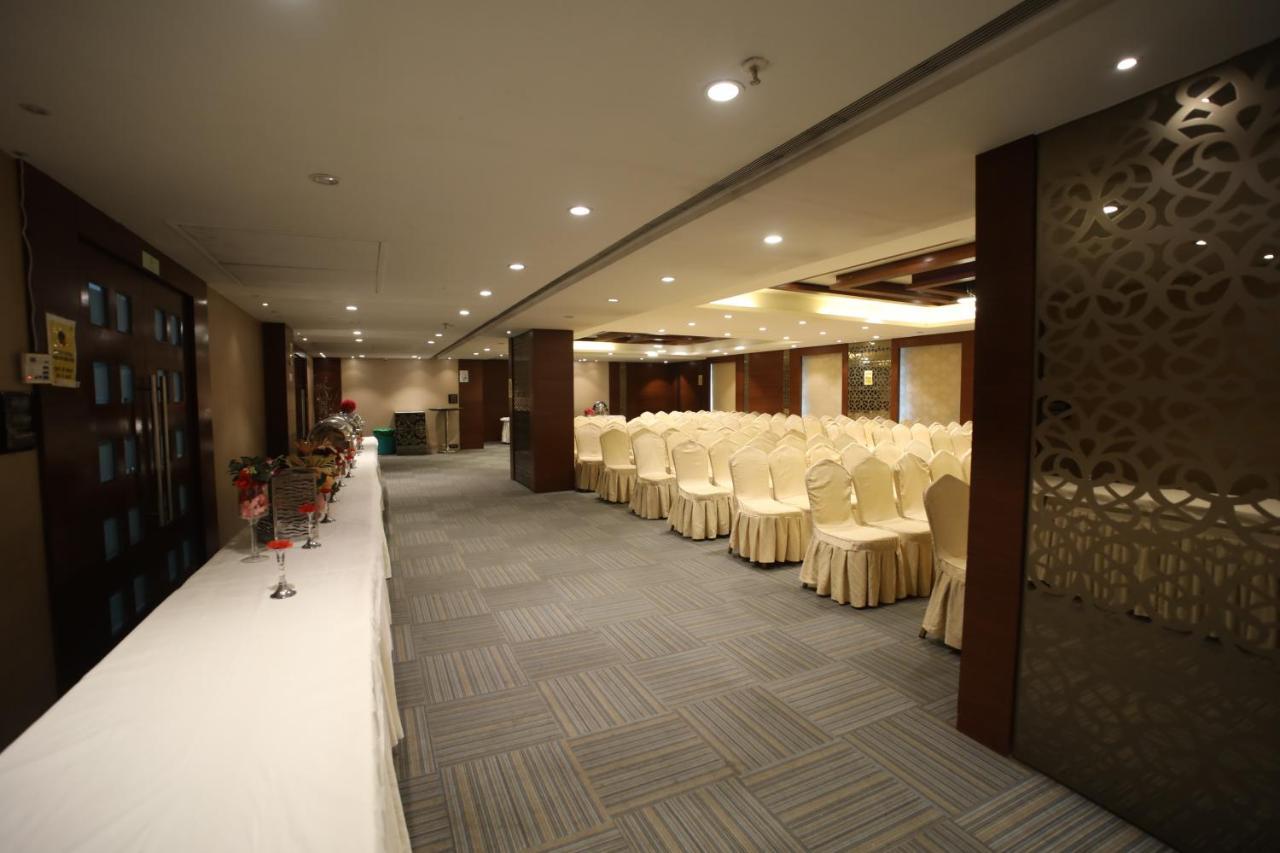 The Byke Suraj Plaza Pure Veg, Thane Exterior foto