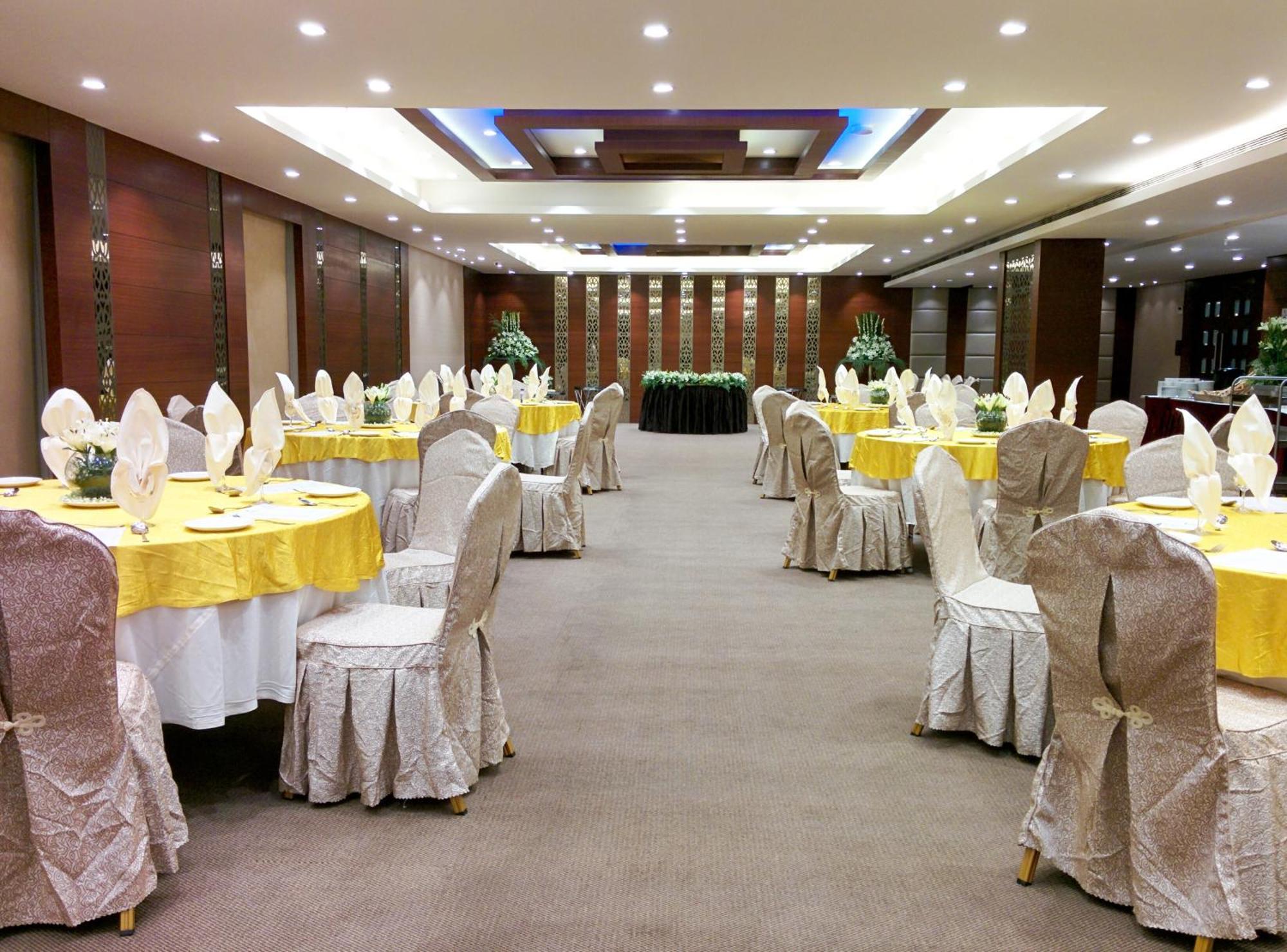 The Byke Suraj Plaza Pure Veg, Thane Exterior foto