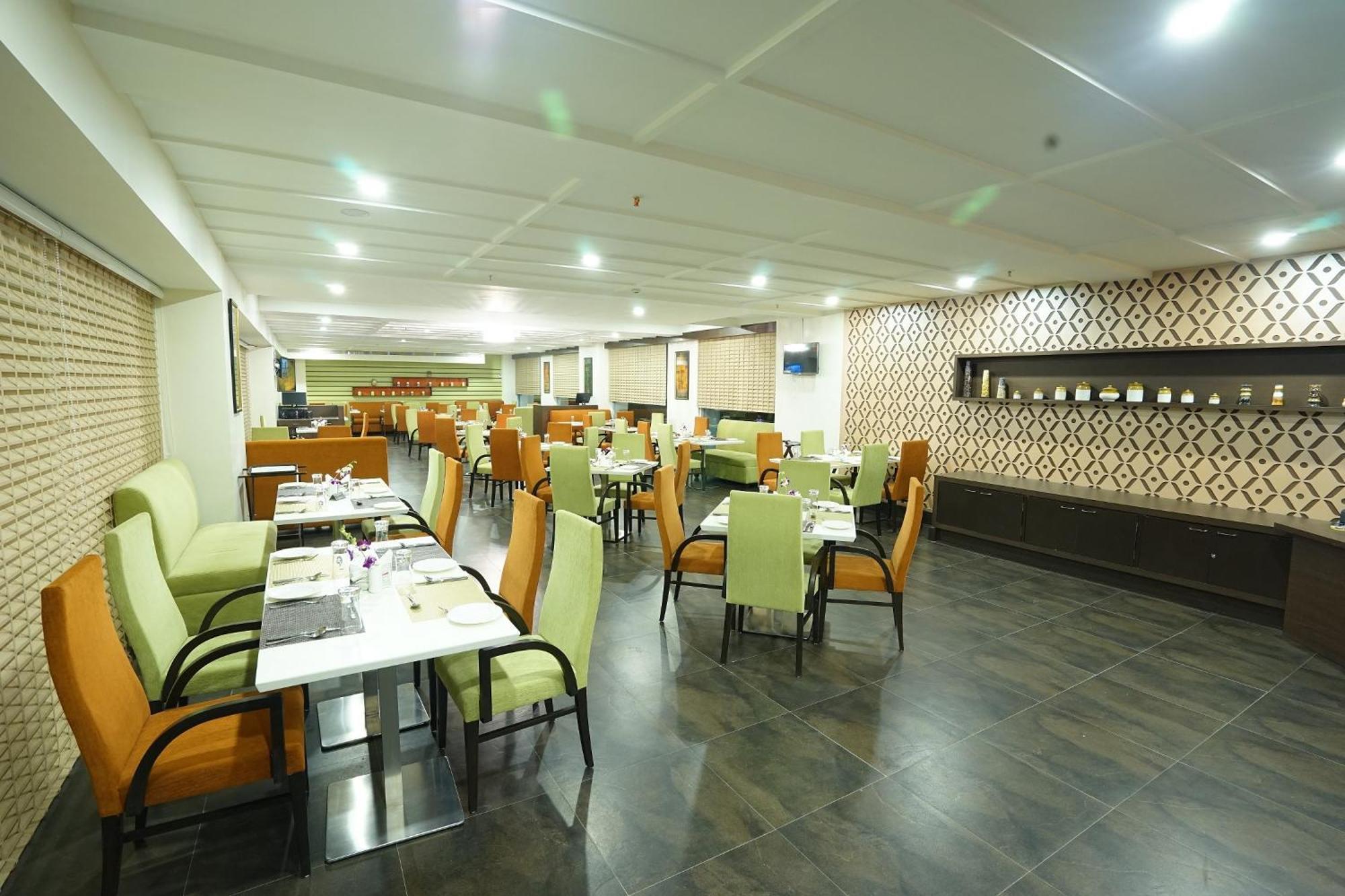 The Byke Suraj Plaza Pure Veg, Thane Exterior foto